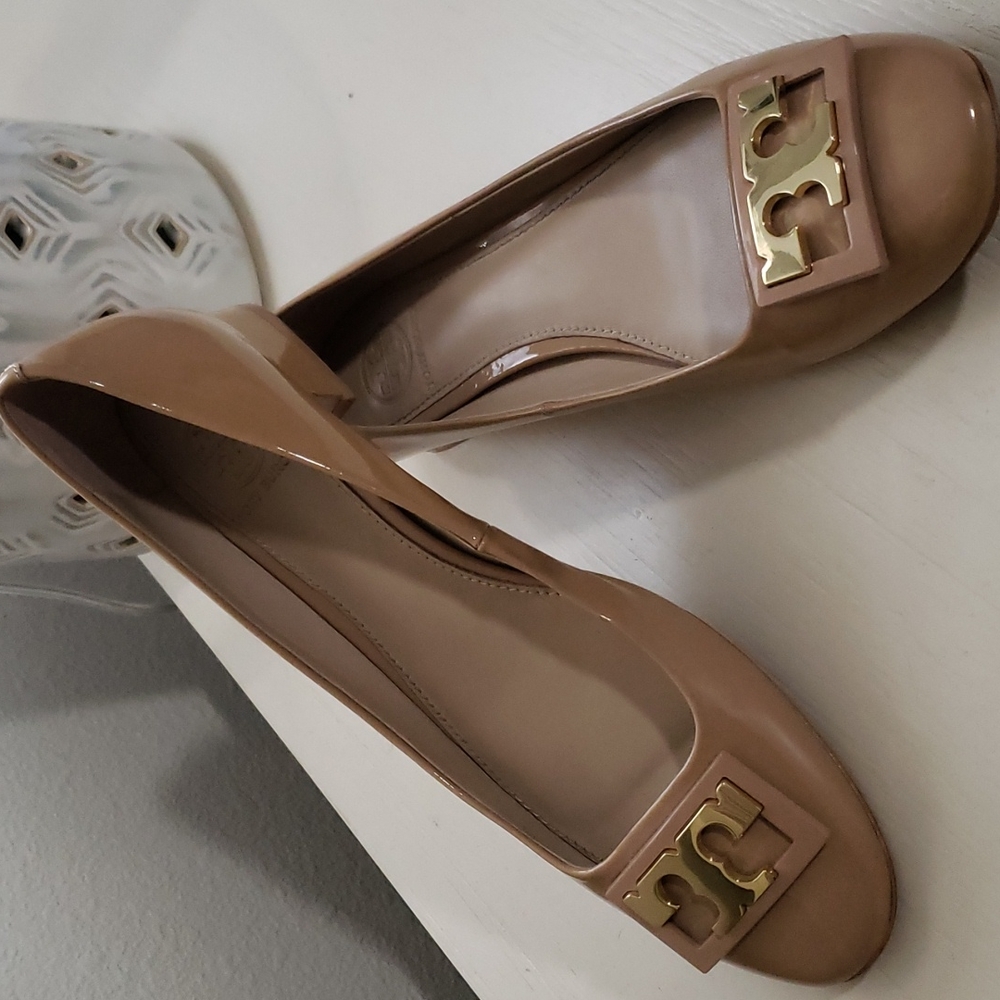 AUTHENTIC TORY BURCH loafer with 1in heels